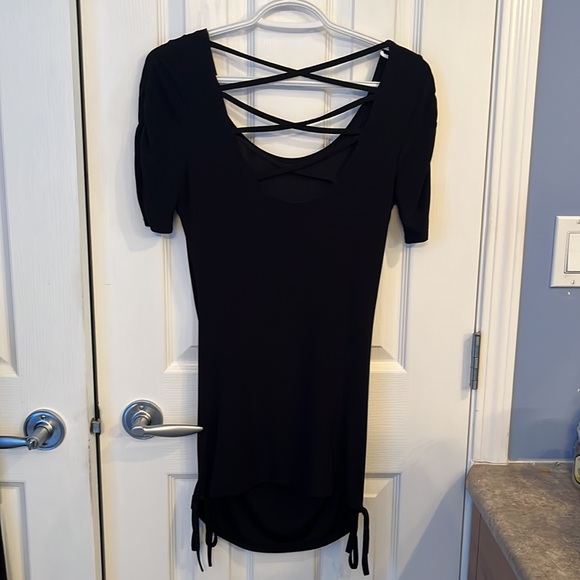 Sleek black elegance - Picture 2 of 5